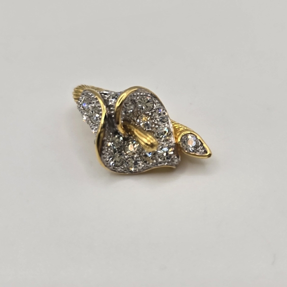 NOLAN MILLER GOLD TONE PAVED CRYSTAL FLOWER (Cala Lilly) PENDANT Small  1.25" - Picture 1 of 3